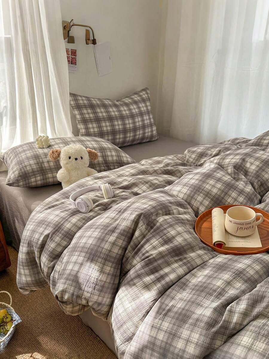 Set Sprei Kotak-kotak Abu-abu 4 Buah, Gaya Minimalis Jepang, Kain Poliester Benang Ganda Ultra Lembut & Ramah Kulit, Unisex & Desain Unik, Termasuk 1 Sarung Selimut, 1 Sprei Datar & 2 Sarung Bantal dengan Pola Acak, Selimut & Isian Bantal Tidak Termasuk