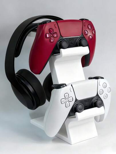 通用游戏手柄和耳机支架，三合一游戏手柄支架，可放置2个游戏手柄和1个耳机，节省空间的桌面收纳架，耳机收纳架，休闲用户游戏家庭娱乐工作空间设置收纳架，桌面配件，游戏配件，游戏室装饰，桌面收纳，家居装饰，办公桌配件