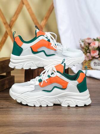 Nowe wiosenne buty męskie, codzienne buty do biegania na grubej podeszwie dla nastolatków, wielokolorowy patchwork, oddychające białe buty w modnym stylu, odpowiednie na przyjęcia świąteczne, prezenty świąteczne, uniwersalny styl