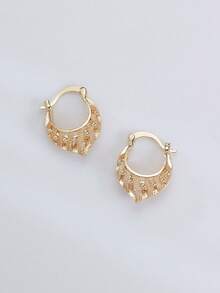 一对设计独特的包形高端金色圆形招财耳环，非常适合女性日常佩戴。 - 耳圈 - 查看 6