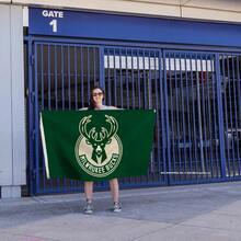 Rico Industries   Bandera Banner 3-Foot por 5-Foot - Milwaukee Bucks - Ver 5
