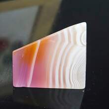 1 颗粉/蓝果冻玛瑙，形状不规则 | 表面光滑，内部有条纹和气泡 - 收藏家玛瑙礼物，送给爱人和家人，情人节家居装饰工艺品，婚礼装饰 - 彩色 - 查看 8