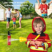 Conjunto de juego de roles de bombero para niños, para que niños y niñas se involucren en juegos de roles, desarrollando conciencia de contra incendios, equipado con accesorios realistas de bombero, que incluyen un extintor con rociador de agua, mochila de bombero con pistola de agua, linterna, megáfono, reloj, hacha contra incendios, uniforme de bombero, insignia de bombero, adecuado para uso en exteriores, sala de estar, actuaciones en el escenario, juego de roles, regalo de cumpleaños - Multicolor - Ver 9