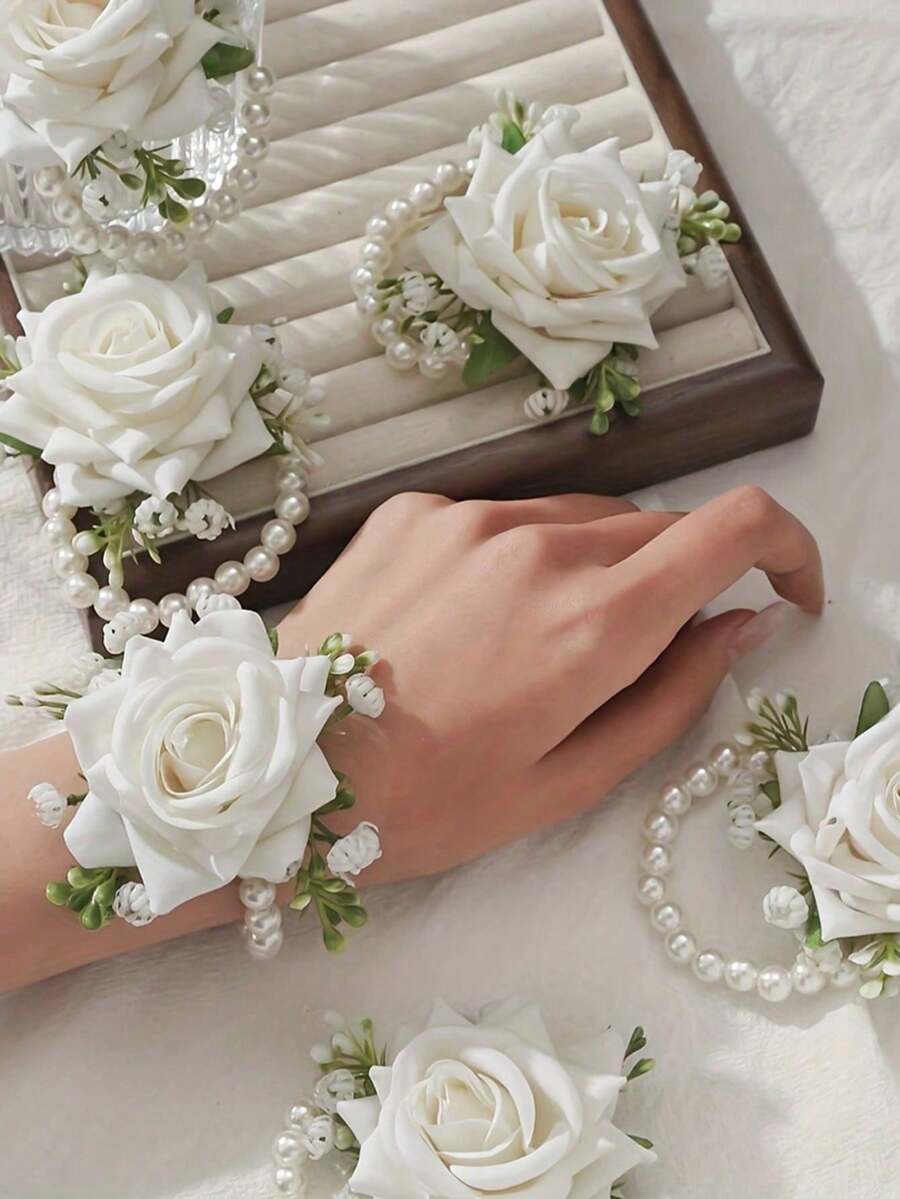 4 Stücke elegante weiße Rose Handgelenk Corsage, kombiniert mit weißem Schleierkraut und Kunstperlen Schnüren, wunderschön akzentuiert mit grünen Blättern, haltbar und angenehm zu tragen, perfektes Hochzeitsaccessoire für Bräute, Brautjungfern, Mütter der Braut und Gäste, auch geeignet für Galas, Jahrestage, formelle Abendessen, Verlobungen oder romantische Partys, eine elegante Geschenkidee für Frauen - Verschiedenfarbig - Übersicht 1