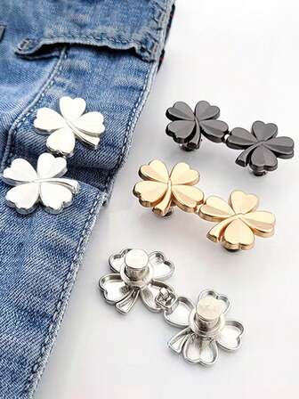 2 st klövermönster-syknappar, lämpliga för byxor och jeans; avtagbart klöverspänne, dekorationsverktyg för midjeband; dekorativa klöverknappar, lämpliga för kjolar; justerbart bältesspänne.