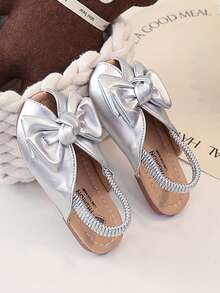 Sweet Bow Tie Kids Peep-Toe Slippers, Girls Elastic Band Soft Bottom Sandals, Fashionable Princess Style Baby Casual Shoes - Silver - View 4