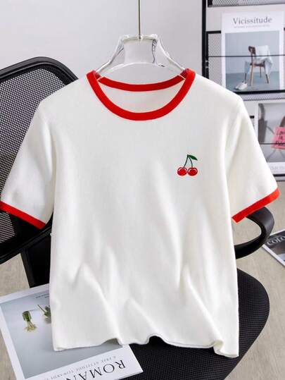 Camiseta de punto de manga corta casual con hombros regulares, bordado de color contrastante, nuevo estilo de verano para mujer, color blanco
