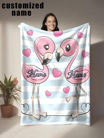 1 st blå- och vitrandig flanellfilt med rosa flamingomönster, anpassningsbar med ditt namn, unik och rolig, modern minimalistisk design, premiumpresent lämplig för alla hjärtans dag för vänner och älskare - mjuk, lätt och varm, lämplig för alla årstider - perfekt för säng, soffa, kontor, utomhuscamping och resor - mångsidig filt, pläd, dekorativ filt