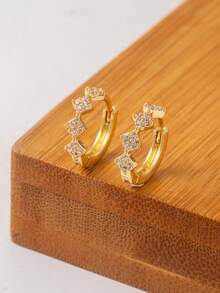 Conjunto de 6 brincos geométricos quadrados com zircônias cúbicas, banhados a ouro 18K e em cobre eletrodepositado. Perfeitos para uso diário e como presente para amigas em datas comemorativas e aniversários. - Ouro amarelo - Ver 4