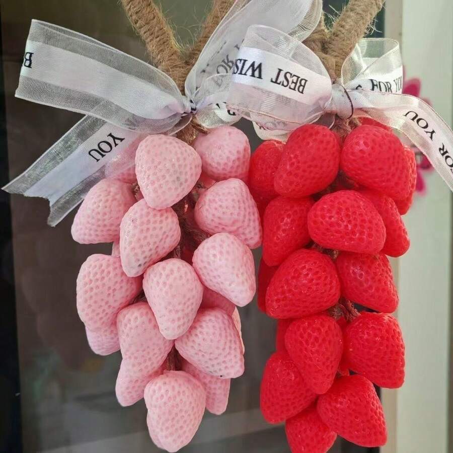 S M L 3D草莓硅胶蜡烛模具 - DIY工艺品，适用于婚礼、生日礼物、肥皂、石膏和树脂浇铸 - Strawberry - 查看 1
