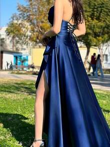 女士优雅纯色缎面吊带不对称荷叶边露背系腰连衣裙，适合宴会、派对、婚礼、伴娘等场合。 - 藏蓝色 - 查看 2