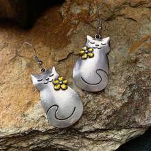 Retro Bohemian Style Simple Cute Cat Ear Hook Flower Creative Old Earrings Two - Color Casual Earrings - 復古貓咪耳環 - 查看 3