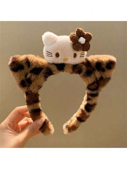 1 Stück Sanrio Hello Kitty Plüsch Haarband mit roter Schleife - Süßes breitbandiges Haaraccessoire, geeignet für Mädchen, perfekt zum Verkleiden, Fotografieren und für den täglichen Gebrauch, weiches Kunstfell Material, Hello Kitty Haardekoration, Fotorequisite, verspieltes Design, bequem zu tragen