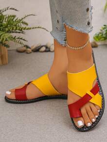 Teens' Summer New Black & White Contrast Cross Strap Flat Slide Sandals, Unisex Students Versatile Fashion Casual Open Toe Dual-Tone Vacation Party Gladiator Non-Slip Durable Round Toe Sandals - Yellow - View 4