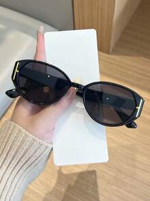 1副女士塑料椭圆形小框复古铆钉优雅简约百搭欧美户外旅行装饰时尚眼镜，适合日常佩戴 - 彩色 - 查看 1