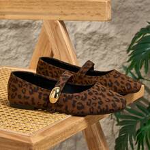 Limited Edition, Exclusive Design: French Retro Square Toe Mary Jane Flats, Leopard Print, Elegant Versatile, Soft Sole, Fashionable Yet Comfortable, Suitable For All-Day Wear In Summer, New Arrival, Minimalist, Casual Slip-On With Adjustable Strap, Perfect Gift For Valentine's Day, Mother's Day, Weddings, Parties, Office Wear (Size Runs Small, Shoes Fit Narrow, Recommend Ordering One Size Up) - Leopard Print - View 4