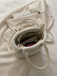 Retro Niche Handbag For Women, 2025 Winter New Fashion Tote Bag, Bucket Bag, Shoulder Bag - White - View 4