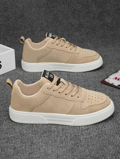 男士极简卡其色拼接系带滑板鞋，时尚休闲运动鞋，适合日常穿着、通勤和散步，四季皆宜。