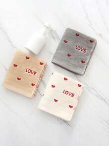Toalha bordada com coração e a palavra "LOVE". Toalha para casais, toalha para casa, absorvente, de secagem rápida e suave para a pele. Grossa, macia e absorvente, presente ideal para casais. Toalha de mão vermelha em formato de coração para o Dia dos Namorados, conjunto de toalhas decorativas para banheiro, pode ser usada para secar, limpar e na cozinha. Também pode ser usada como toalha de banho e toalha de rosto. - Rosa - Ver 5