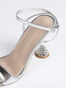 Giày sandal cao gót mũi nhọn màu bạc ánh kim sang trọng dành cho nữ, kiểu dáng quyến rũ, gợi cảm, thích hợp cho các bữa tiệc mùa hè, đám cưới, sự kiện ngoài trời và mặc hàng ngày. - Bạc - Xem 8