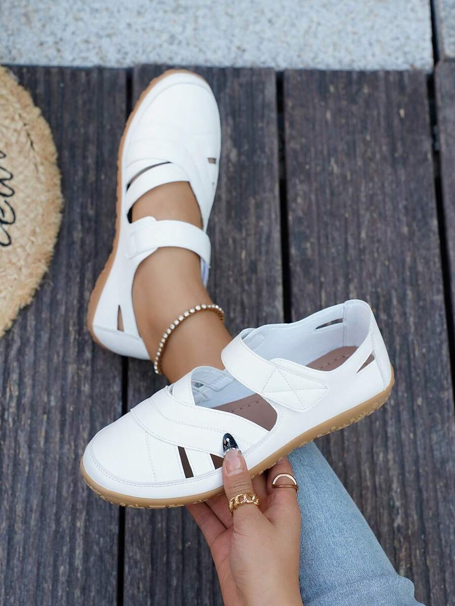 Chaussures de sport plates et décontractées légères et respirantes pour femmes, sandales à design maille ajourée avec fermeture , convenant pour le port quotidien au printemps/été, la marche, les baskets pour femmes - Blanc - Voir 1