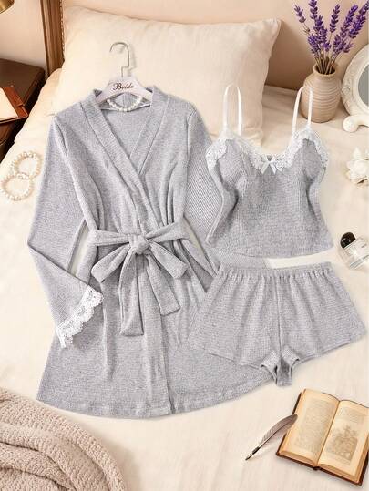 三件套女士性感内衣套装，包括可调节肩带V领蕾丝边吊带背心、宽松平角短裤、长袖开衫睡袍和配套腰带，舒适弹力家居睡衣套装