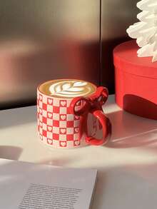 1个蝴蝶结手柄心形马克杯，磨砂浮雕心形棋盘格纹杯，棋盘格纹咖啡杯，适合家居装饰饮具，日常饮水，早餐牛奶，下午茶，咖啡馆拉花，礼品，情侣杯，节日装饰 - 彩色 - 查看 2