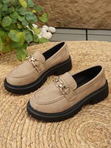Plus Size Casual Gruba podeszwa Retro Style Dojrzałe Eleganckie Eleganckie Uniwersalne Wsuwane Buty Damskie, Jednokolorowe Wsuwane z Niską Cholewką Metalowy Łańcuch Modne Wygodne Personalizowane Przyciągające Wzrok Klasyczne Codzienne Codzienne Dojazdy Wakacje Zamszowe Khaki Mokasyny Koturnowe - Kolor khaki - Zobacz 7