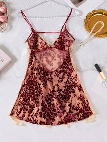 Áo ngủ hai dây sang trọng bằng nhung satin thêu, ren mềm mại, phối màu tương phản và điểm nhấn đính cườm. - Đỏ - Xem 7