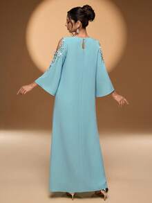 Solessence 优雅的阿拉伯风格长款圆领梭织面料连衣裙，饰有串珠和珍珠，袖长及腕，袖子常规。 - 薄荷藍 - 查看 3