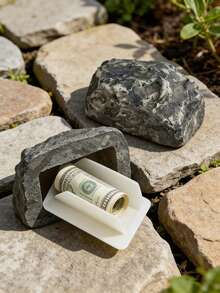 1Pc Realistic Key Hideout Hidden In Outdoor Courtyard, Simulated Small Stone Decoration In Front Of The Key Box, Suitable, And For People Who Easily Forget To Bring Their Keys When Going Out