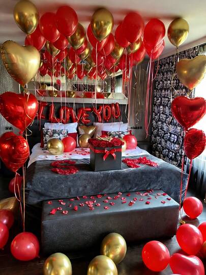 51pcs Red & Gold Midnight Romance Balloon Set | 500pcs Thick Red Artificial Flower Petals + Heart Foil Balloons + "I Love You" Balloons | Dark Aesthetic Party Backdrop, Suitable For Engagement, Wedding, Birthday Decor, Proposal Props, Such As "She Said Yes", Red Wall, "Will You Marry Me", Proposal, Romantic Proposal, Hotel Room Decor, "Will You Be My Girlfriend"