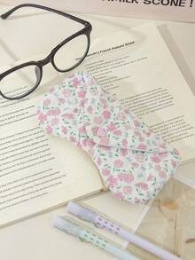 1 Túi đựng kính hình trái tim bằng vải nhung kẻ dễ thương, túi đựng kính cho nữ, hộp đựng kính cho bé gái, hộp đựng kính dùng ở nhà, khi đi du lịch và đi học, túi đựng kính râm đa chức năng, túi sắp xếp kính, phụ kiện kính râm kiểu Hàn Quốc, ví cầm tay có khóa cài, bảo vệ kính râm hoàn hảo. Quà tặng sinh nhật, quà tặng bạn bè, quà tặng phù dâu, quà tặng tựu trường, quà tặng Valentine, đồ dùng cần thiết khi đi du lịch, đồ dùng ký túc xá. - Nhiều màu - Xem 16