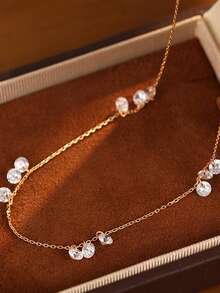 1件S925纯银水滴形锆石吊坠项链，几何Y形锁骨链配长流苏，简约优雅，适合女性日常佩戴，也可作为礼物赠送。 - 金色 - 查看 6