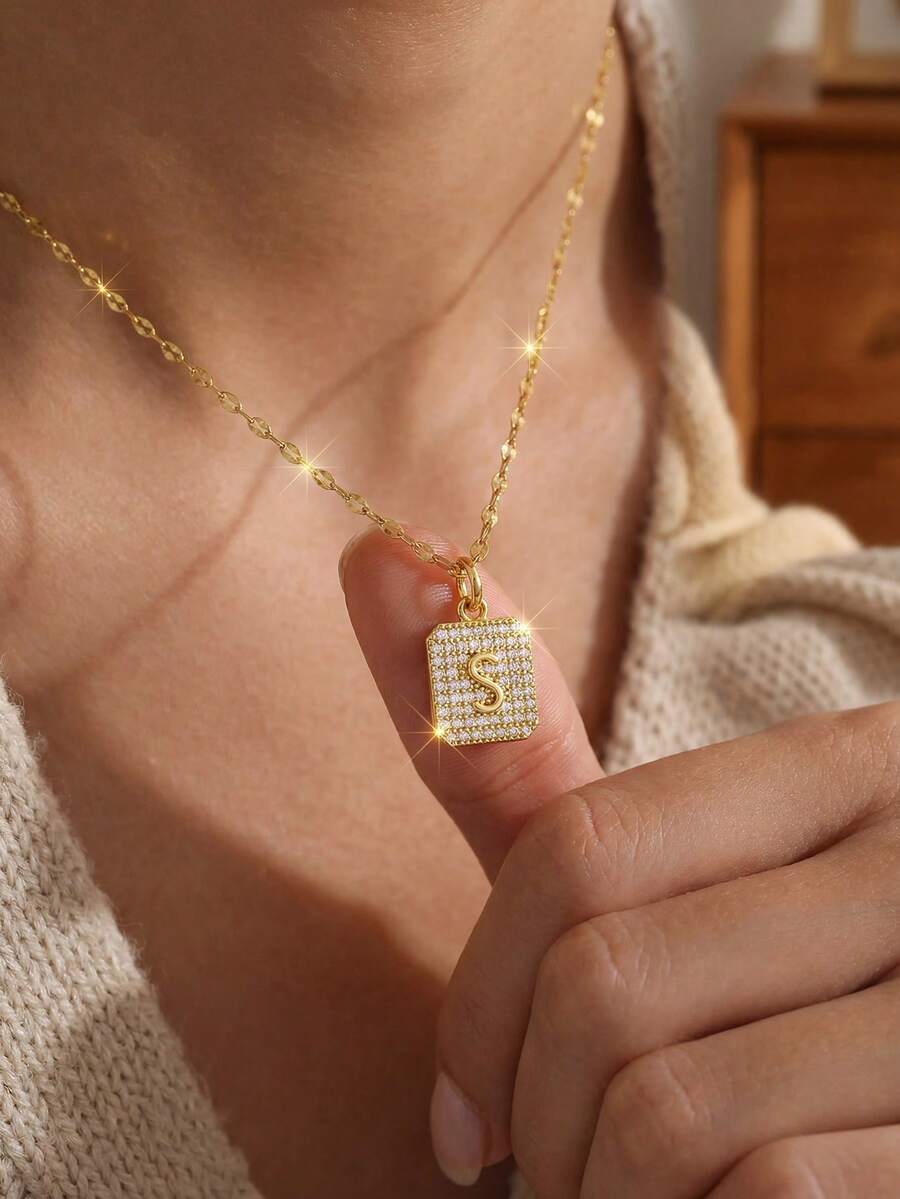 1pc Exquisite Shiny Stainless Steel Chain Full Zirconia Square-Shaped Initial Letter Gold Necklace For Girls Personalized Alphabet Clavicle Chain Stainless Steel Necklace Idea Gift For Christmas Birthday Anniversary Valentine's Day Mother's Day For Daily Casual
