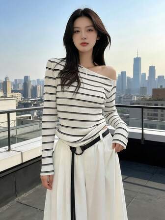 コントラストストライプ アシンメトリーショルダー 長袖ニットセーター