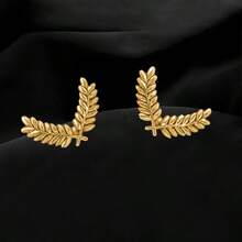 1枚经典麦穗造型时尚金色绗缝胸针，适合搭配西装领、衬衫翻领、连衣裙，男女通用