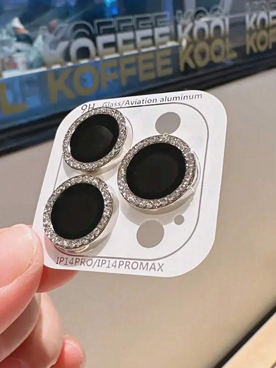 一套闪亮钻石镜头保护壳，兼容 17、16、15、14、13、12、11 Pro Max，适用于日常、办公、家庭使用。这款手机摄像头保护壳闪耀夺目，防水防震防摔防刮。 - 銀色 - 查看 1