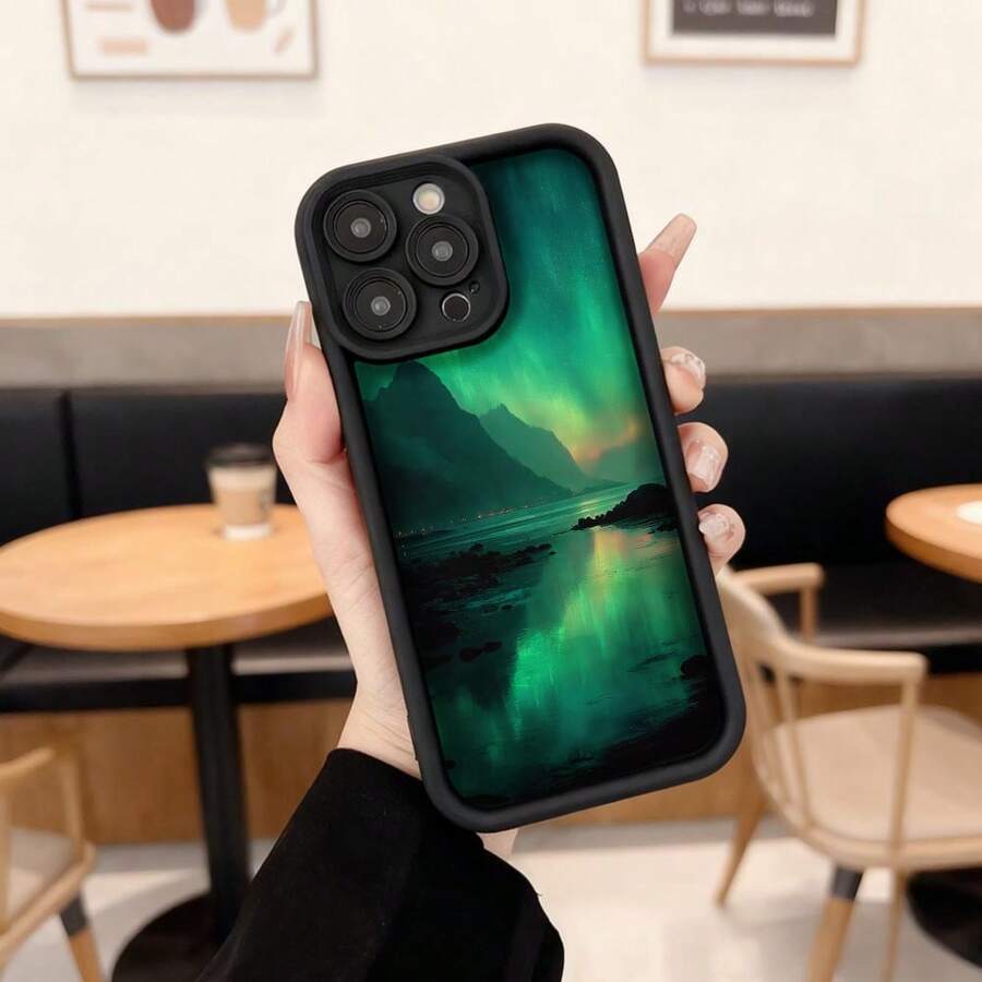 Cubierta de teléfono con borde negro diseño aurora boreal verde montaña reflejo en agua para uso diario y viajes,Aplicable a los teléfonos de la serie Apple y Galaxy - Café integral - Ver 1