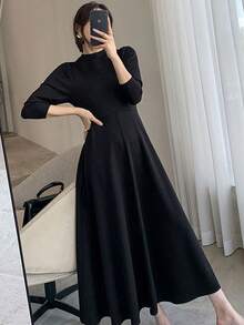 Vestido largo de manga larga y cuello redondo para mujer. Falda ajustada de color liso y corte en A. Vestido juvenil de largo medio para mujer. - Negro - Ver 1