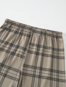 مجموعة بيجامة رجالية خفيفة الوزن - ملابس علوية بأكمام قصيرة وبنطلون، مجموعة ملابس منزلية رجالية ناعمة بطبعة مربعات 2 قطعة - كاكي - مشاهدة 8