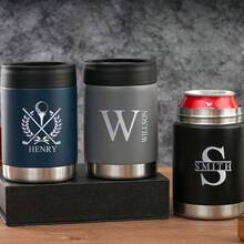 個性化金屬啤酒罐保冷杯，刻字字母啤酒罐套，客製化伴郎禮物，單身派對與婚禮男士伴手禮，最佳伴郎禮物，獨特個性化刻字啤酒罐保冷杯，適合啤酒愛好者 - 保冷杯 - 查看 4
