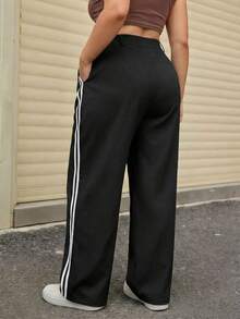A&DD MODA, REF: AS-1578 (PLUS SIZE) – Women's High-Waisted, Wide-Leg Bell-Bottom Style Pants, Premium Fit, Casual Sweatpants, Lycra And Elastane, Modern Look, Elegant And Sophisticated, For Carnival 2025, Twill Pants, Wide-Leg Pants, Super Wearable, Hot Fashion, Lycra And Elastane Pants, Blogger Style, Elegant And Comfortable Look, Women's High-Waisted Pants With Pockets, High Quality, High-Waisted Dress Pants, Modern And Stylish Women's Pants. - 黑色 - 查看 3