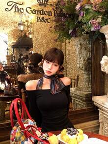 Bowknot Off Shoulder Sweet Fitted T-Shirt For Women, New Style - Black - View 2