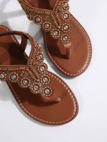 女士时尚性感个性化波西米亚猫眼人字拖大码平底凉鞋，适合日常宴会、通勤、度假和节日穿着。 - 棕色 - 查看 2