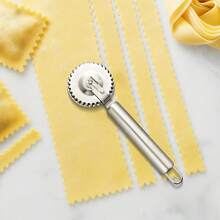 1pc Stainless Steel Floral Roller Press, Textured Lace Cutter, Multi-Functional Kitchen Baking Tool, Stainless Steel Pastry Roller Sealer, Pie Filling Tool