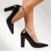 Women's Patent Leather Block Heel Pumps – Elegant Pointed-Toe High Heels For Work, Parties & Special Occasions Step Into Timeless Elegance With Our Women's Patent Leather Block Heel Pumps, The Perfect Blend Of Sophisticated Style And All-Day Comfort. Featuring A Sleek Pointed-Toe Silhouette And A Sturdy Block Heel, These Women's High Heels Offer A Flattering Lift Without Sacrificing Stability, Making Them Ideal For Long Workdays, Glamorous Evening Parties, Weddings, And Every Special Occasion In Between. Crafted From Glossy Patent Leather In A Curated Palette Of Rich Hues-Including Deep Burgundy, Vibrant Yellow, Classic Black, And Rich Green-These Pumps Add A Bold, Polished Touch To Any Outfit, Seamlessly Transitioning From Office Chic To After-Hours Glamour. - 黑色 - 查看 10