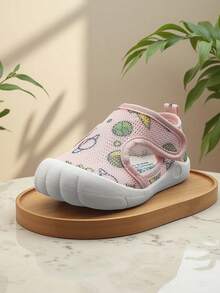 1双幼儿男女童透气网面防滑平底休闲运动鞋，四季皆宜