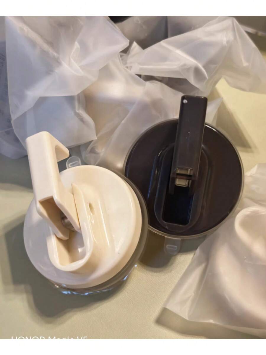 1pc Luxury Suction Cup Wall Mounted Hooks, Vacuum No Drill Bathroom Kitchen Door Hanger - Multicolor - View 1