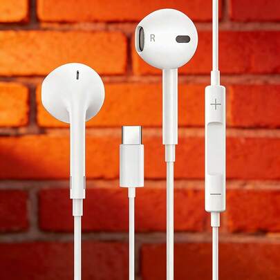 Type-C 有线耳机，入耳式耳机，带麦克风，立体声耳塞，兼容所有带 Type-C 接口的设备，兼容 15 Pro/16 Pro Max/17 Air 系列，兼容三星 Galaxy S25/S24/S23/S22/S21/S20 系列。